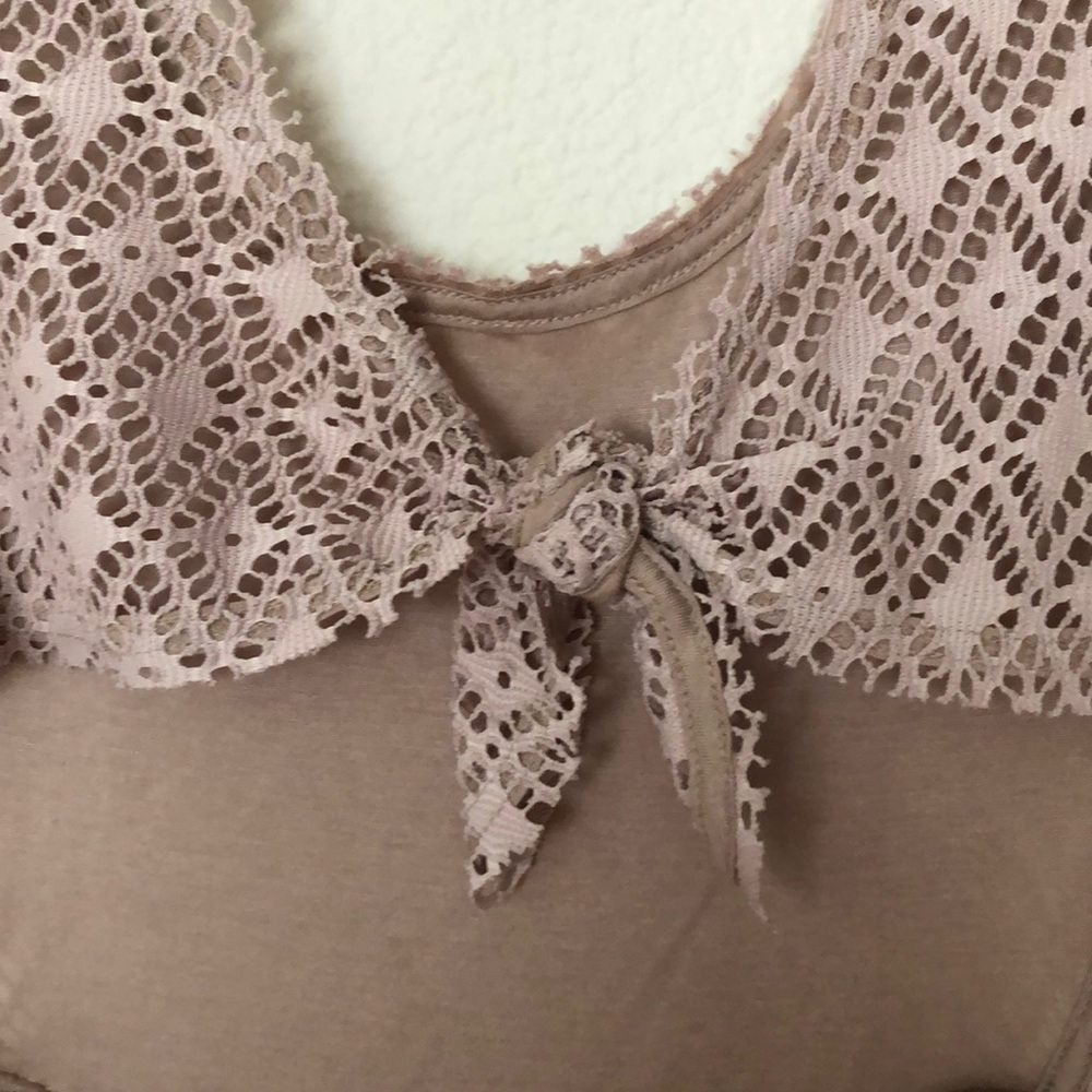 Lace romper - Picture 6 of 7